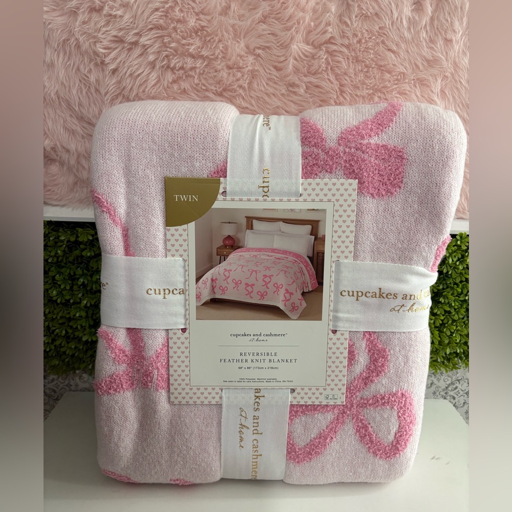 cupcakes and cashmere pink bow blanket